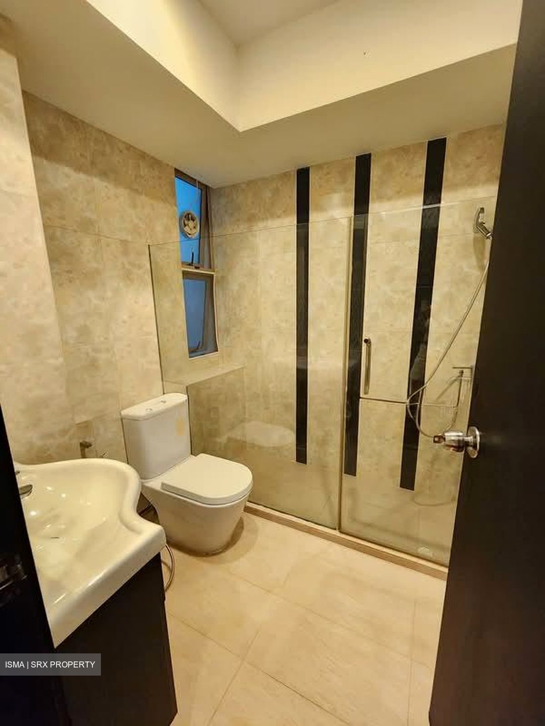 Eastwood Centre (D16), Apartment #588875731